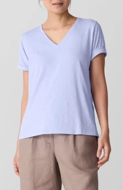 Eileen Fisher Easy V-neck Organic Cotton T-shirt In Bellflower