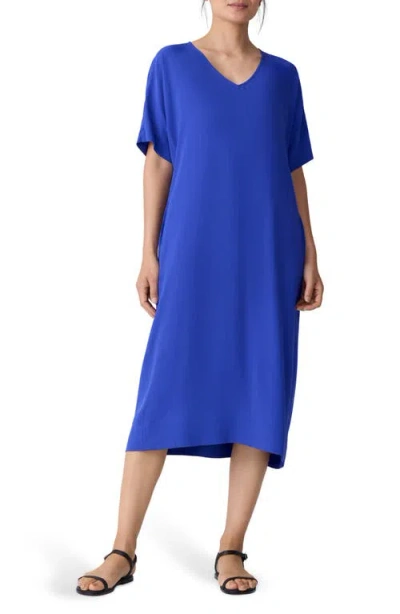 Eileen Fisher V-neck Silk Midi Shift Dress In Blue