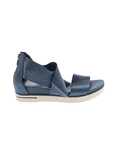 Pre-owned Eileen Fisher Wedges In Blue
