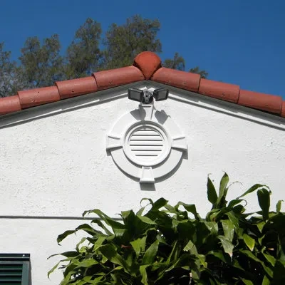 Ekena Millwork Round Gable Vent With Keystones, Functional In White