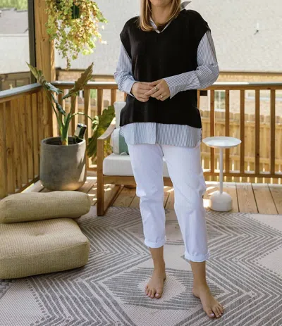Elan 7 V Neck Vest In Black