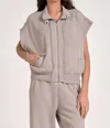 Elan Ainsley Crop Zip-up Vest In Light Gray In Gray