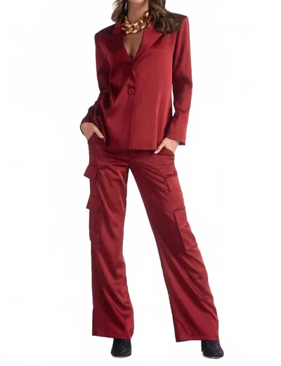 Elan Amber Cargo Pants In Maroon In Red