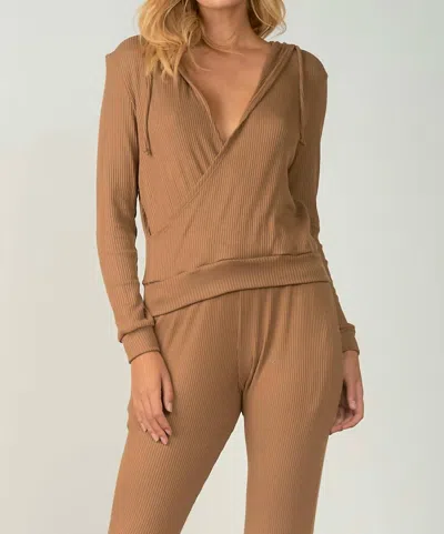 ELAN ATWOOD RIBBED HOODED TOP IN BRONZE