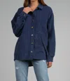 Elan Button Down Jacket In Navy In Blue
