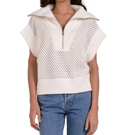 Elan Cassie Short Sleeveless Sweater In White In Gray