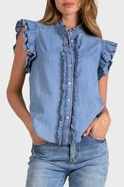 Elan Chambray Flutter Sleeve Top In Denim In Blue