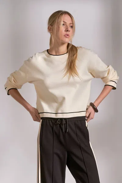 Elan Crew Neck Contrast Sweater In White In Neutral