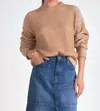 Elan Crewneck Ribbed Sweater In Tan / White In Brown