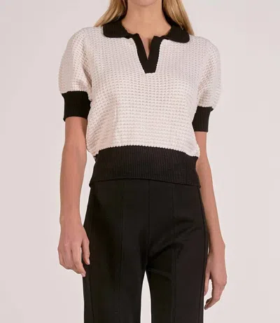Elan Darcy Collared Short Sleeve Sweater In White In Gray