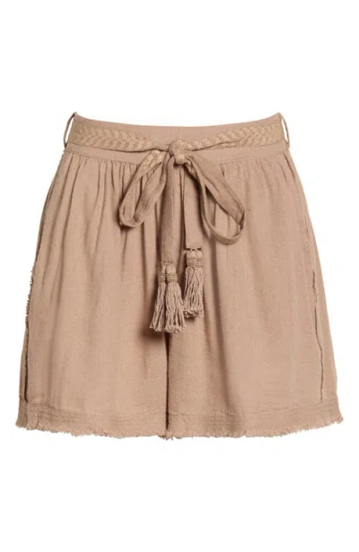 Elan Drawstrong Shorts In Neutral