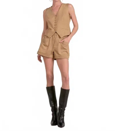 Elan Fitted Button Down Vest In Sand In Multi