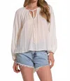 Elan Gina Long Sleeve Top In White In Neutral