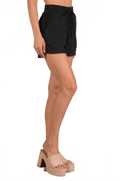 Elan Ivy Short In Black