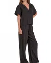 Elan Short Sleeve V-neck Gauze Top In Black In Black