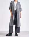 Elan Maci Open Cardigan Duster In Charcoal In Pink