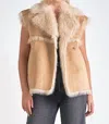 Elan Eloise Faux Fur Vest In Tan
