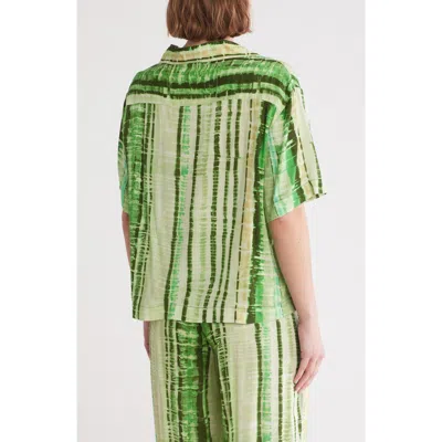 Elan Notched Collar Short Sleeve Button-up Shirt In Green Antigua Print