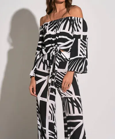 Elan Off Shoulder Front Tie Top In Black/white In Multi