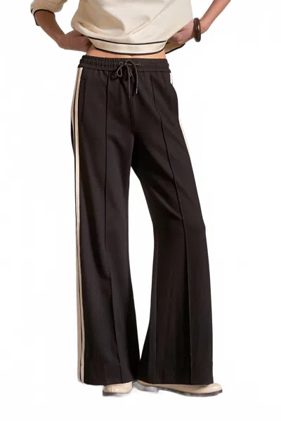 Elan Pleated Track Pants In Black Natural Stripe