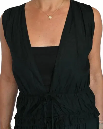 Elan Ryan Sleeveless Top In Black