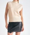 Elan Chelcie Sleeveless Sweater In Off White In Neutral