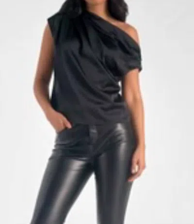 Elan Shiny Cinched Shoulder Top In Black