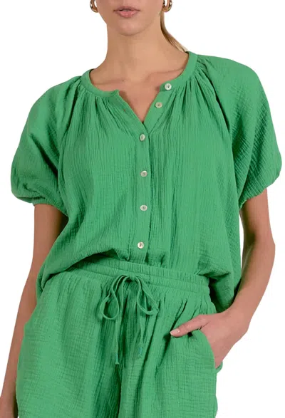 Elan Breezy Puff Sleeve Shirt In Kelly Green