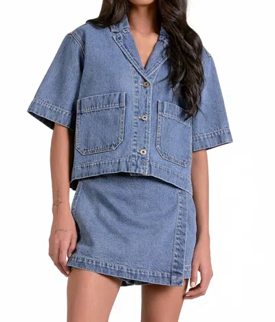 Elan Short Sleeve Top In Denim In Blue