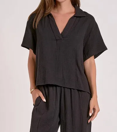 Elan Short Sleeve V-neck Gauze Top In Black