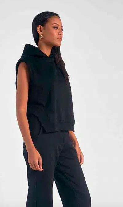 Elan Sleeveless Cropped Hoodie In Black