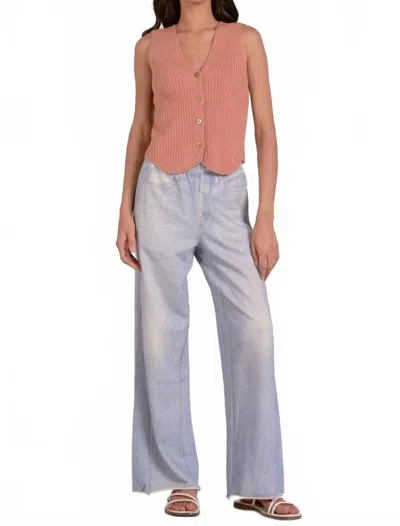 Elan Sleeveless Sweater Vest In Peach In Pink