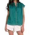Elan Breeze Sleeveless Top In Emerald In Green
