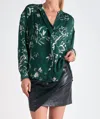 Elan Long Sleeve Button Down Blouse In Jade Floral In Blue