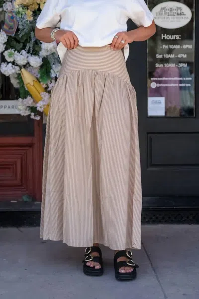 Elan Tova Skirt In Beige In Neutral