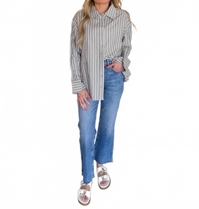 Elan Treasure Button Down Top In Grey / White In Gray