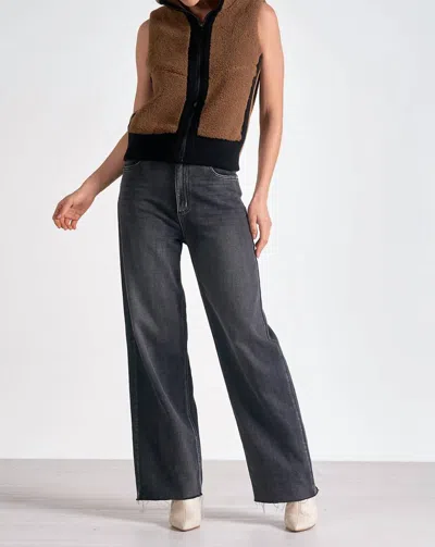 Elan Vancouver Vest In Tan