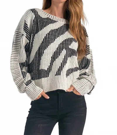 Elan Women's Sweater Crew Neck Printed Top In White In Multi