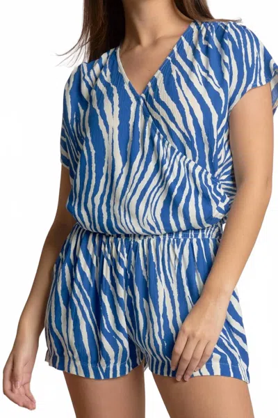 Elan Zaza Short Sleeve V-neck Cropped Blouse In Blue Zebra In Multi