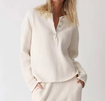 Electric & Rose Kate Thermal Henley Top In Whisper In Neutral