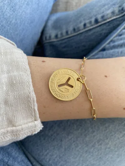 Electric Picks Yankee Coin Bracelet In Gold