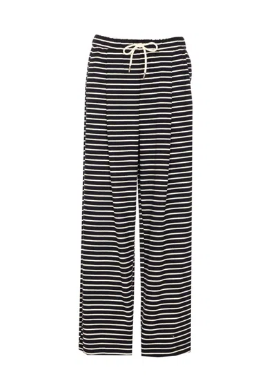 Eleh Trousers In Black