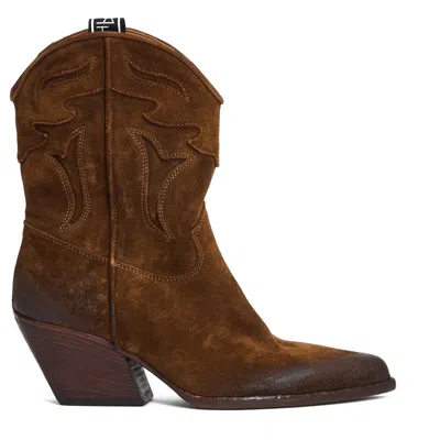 Elena Iachi Ankle-high Western Boots In Washed Cognac Suede In Brown
