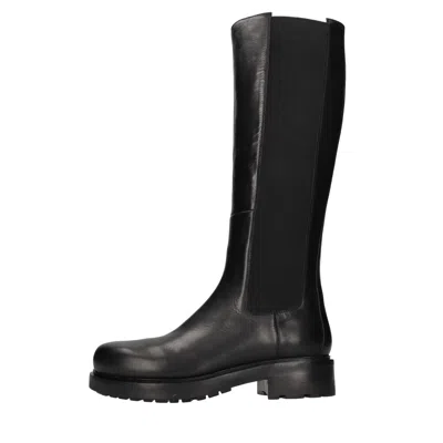 Elena Iachi Boots In Black
