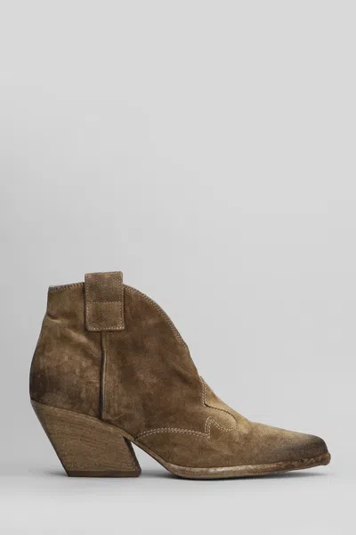 ELENA IACHI TEXAN ANKLE BOOTS IN CAMEL SUEDE