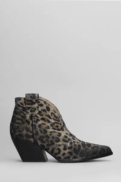 Elena Iachi Texan Ankle Boots In Multicolor