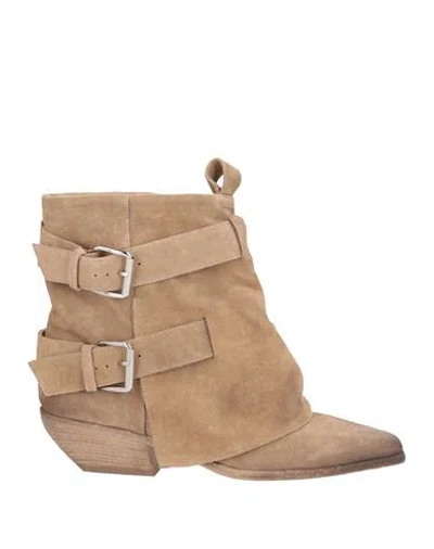 Elena Iachi Woman Ankle Boots Beige Size 9 Leather