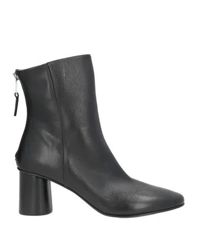 Elena Iachi Woman Ankle Boots Black Size 9 Leather