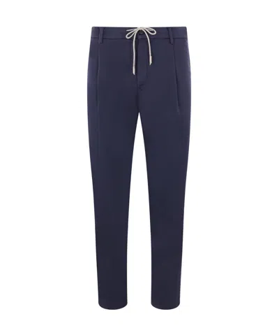 Eleventy Pleated Casual Pants In Black