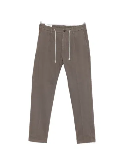 Eleventy Drawstring Pleated Trousers In Gray